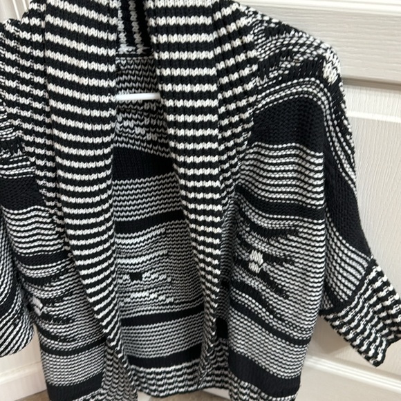 Express sweater size small - Picture 2 of 4